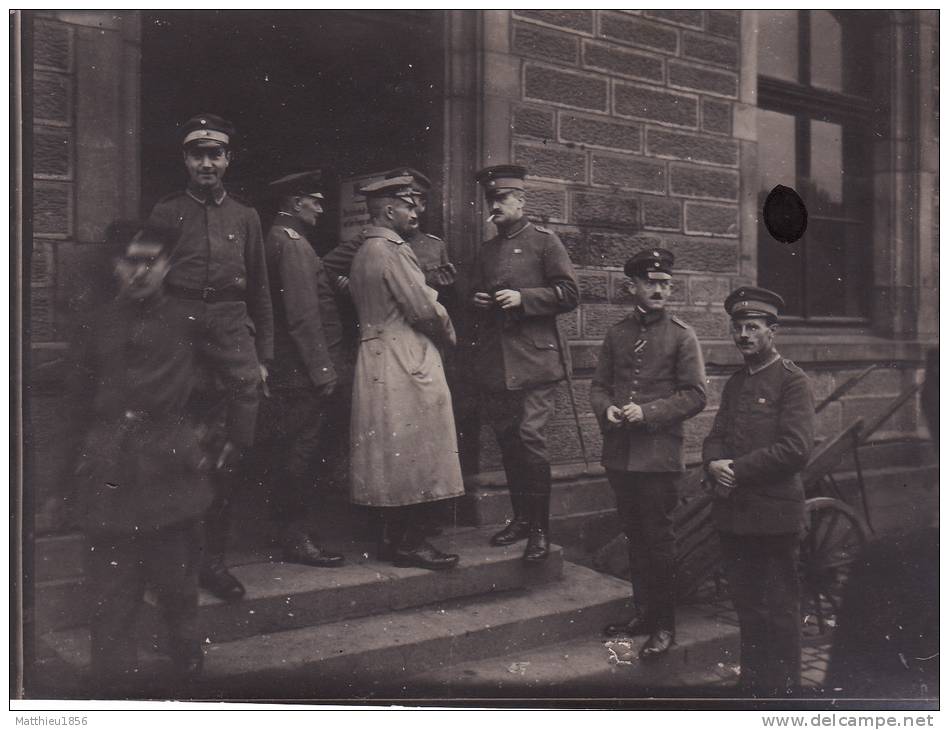 Photo Guerre 14-18 - SARREGUEMINES (Saargemund) - Un Groupe D´officiers Allemands  (A12, Ww1, Wk1) - Sarreguemines