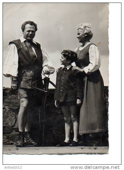 Wilhelm Tell Mann Frau Kind Armbrust Vermutlich Privat-Photo Sw 50er Schweiz ? Kostüm - Elm