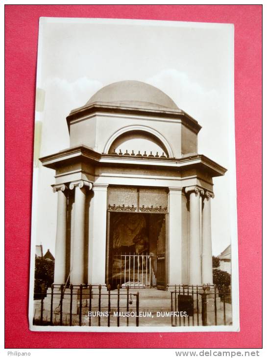 United Kingdom > Scotland > Dumfriesshire   Real Photo Burns Mausoleum  Dumfries ---ca 1910--- Ref  557 - Dumfriesshire