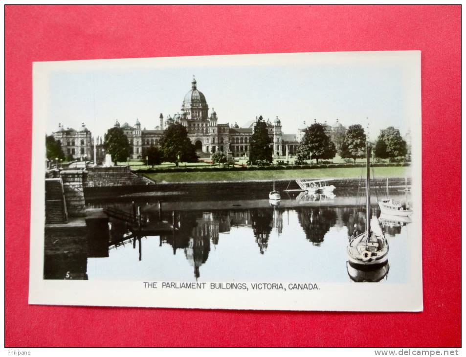 Canada > British Columbia > Victoria   Real Photo The Parliament Buildings =   Ref   558 - Victoria