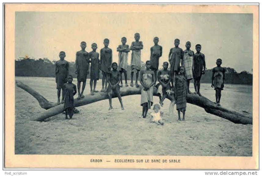 Afrique - Gabon - écolières Sur Le Banc De Sable - Gabon