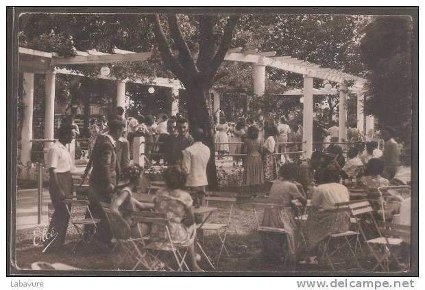 33----CASTILLON SUR DORGOGNE----le Dancing Sur La Plage---belle Animation--cpsm P F - Autres & Non Classés