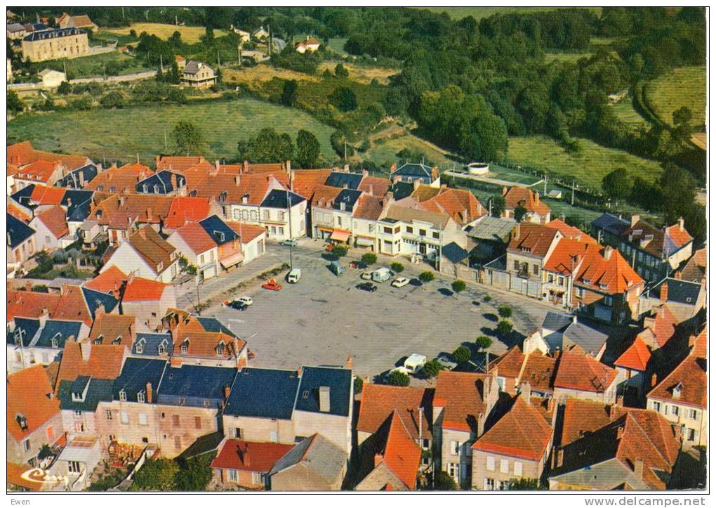 Auzances. Place Du Marché. (Vue Aérienne). - Auzances