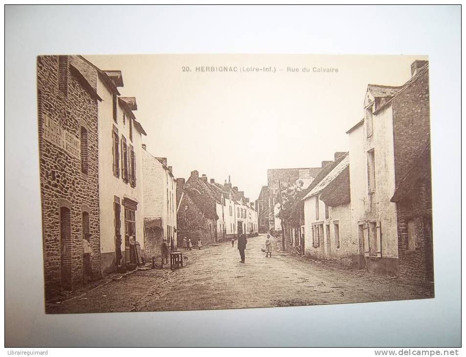 2iyk - CPA N°20  - HERBIGNAC - Rue Du Calvaire -  [44] Loire Atlantique - Herbignac