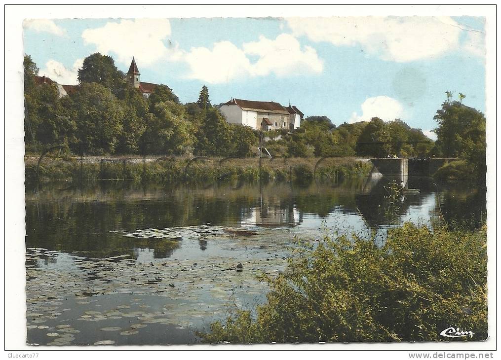 Dampierre (39) : Demeure Sur Les Bords Du Doubs Près De L'écluse En 1950. - Dampierre