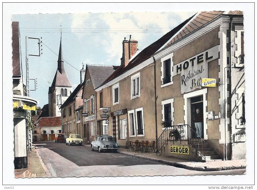 CPSM Argent-sur-Sauldre - Rue Mirabeau - Hôtel-Bar-Restaurant - Voitures - Argent-sur-Sauldre