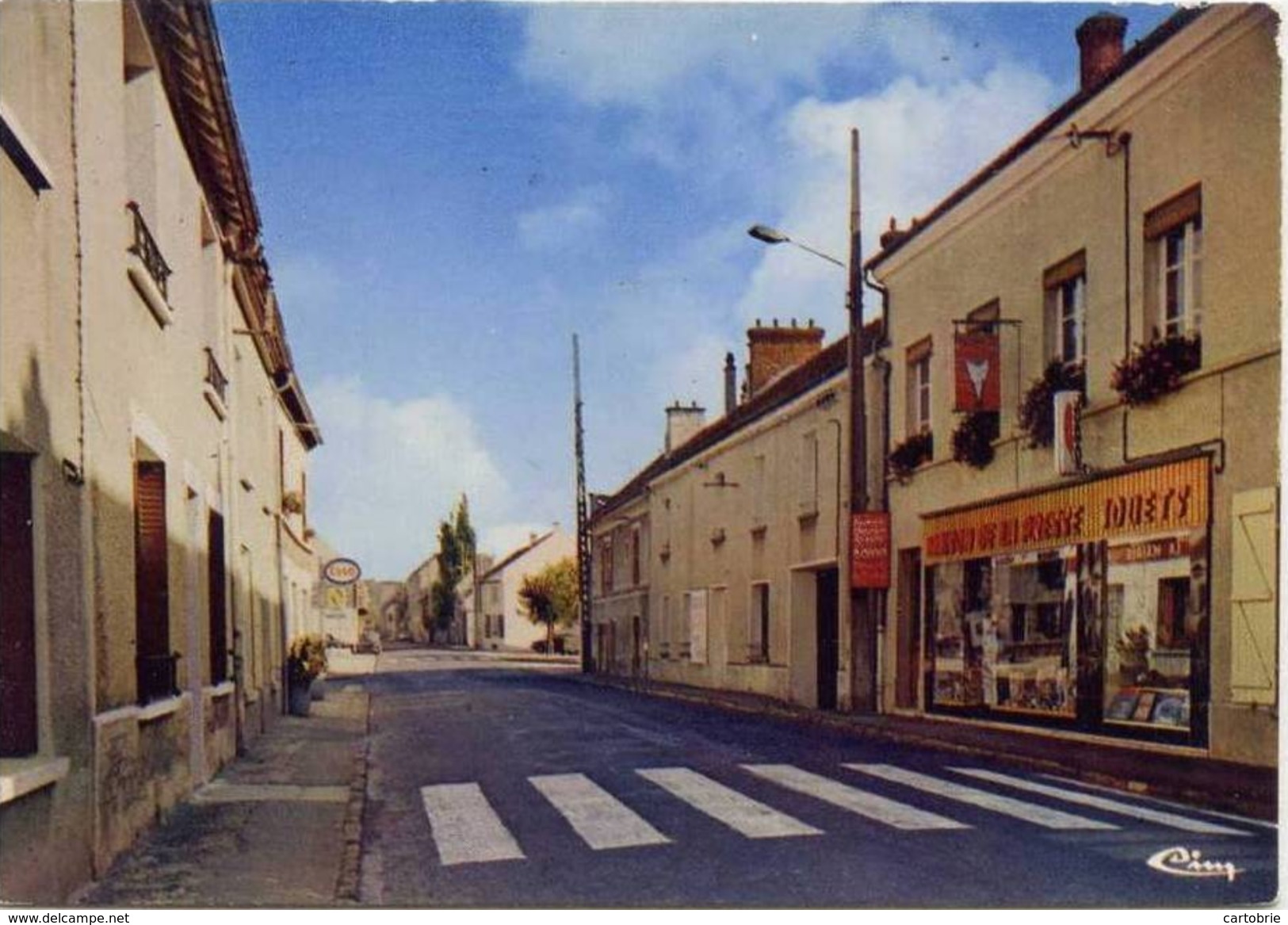 77 VARREDDES - La Rue Victor Clairet - Maison De La Presse... - CPSM - Autres & Non Classés