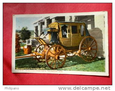 Yellowstone Park MT---- An Old Time Stage Coach 1932 Cancel- --    ----- Ref 561 - Autres & Non Classés