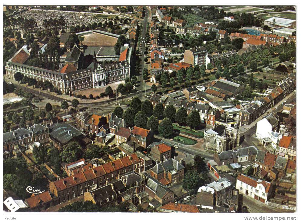 Carte Postale 59. Cambrai  Vue D´avion Trés  Beau Plan - Cambrai