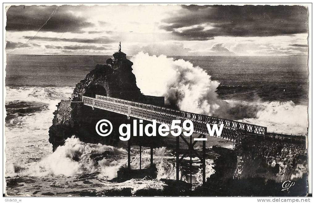 BIARRITZ - La Tempête Au Rocher De La Vierge - N° 33 - Biarritz