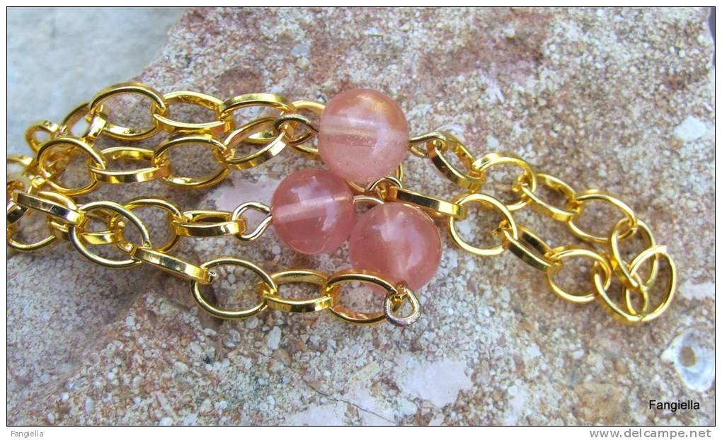 Collier Sautoir Rose Et Doré Quartz Cerise 8mm Pierre Semi-précieuse Sur Chaîne Dorée De Qualité  Longueur: Environ 91cm - Collane/Catenine