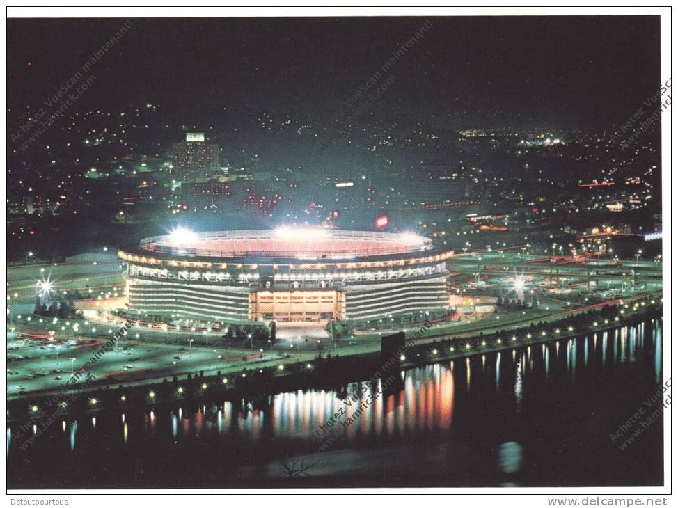 PITTSBURGH : THREE RIVERS STADIUM Home Of The Steelers Football Soccer Team And Pirates Baseball - Pittsburgh