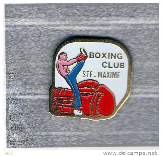 Pin´s  Sport   Boxing  Club  SAINTE  MAXIME  ( 83 ) - Boxing