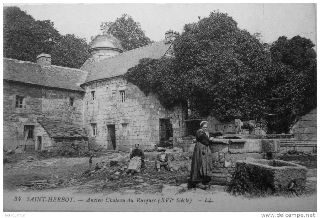 Ancien Chateau Du Rusquec ( XVIe Siècle ) - Saint-Herbot