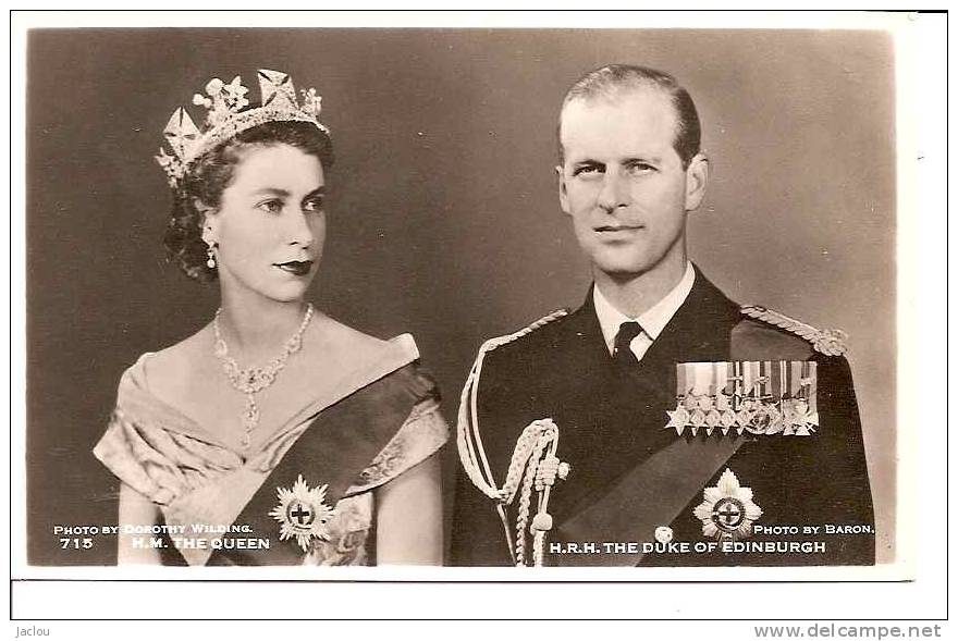 H.M THE QUEEN ET H.R.H THE DUKE OF EDINBURGH    REF 27591 - Familles Royales