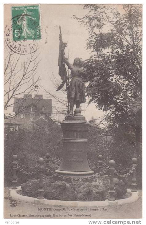 52- Montier En Der -statue De Jeanne D´arc - Montier-en-Der