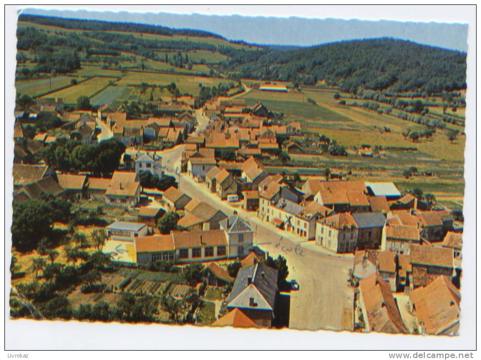 Côte D'Or (21), Venarey Les Laumes, Vue Générale Aérienne, Ecole, Editions SOFER, CP Ayant Circulé En 1969 - Venarey Les Laumes