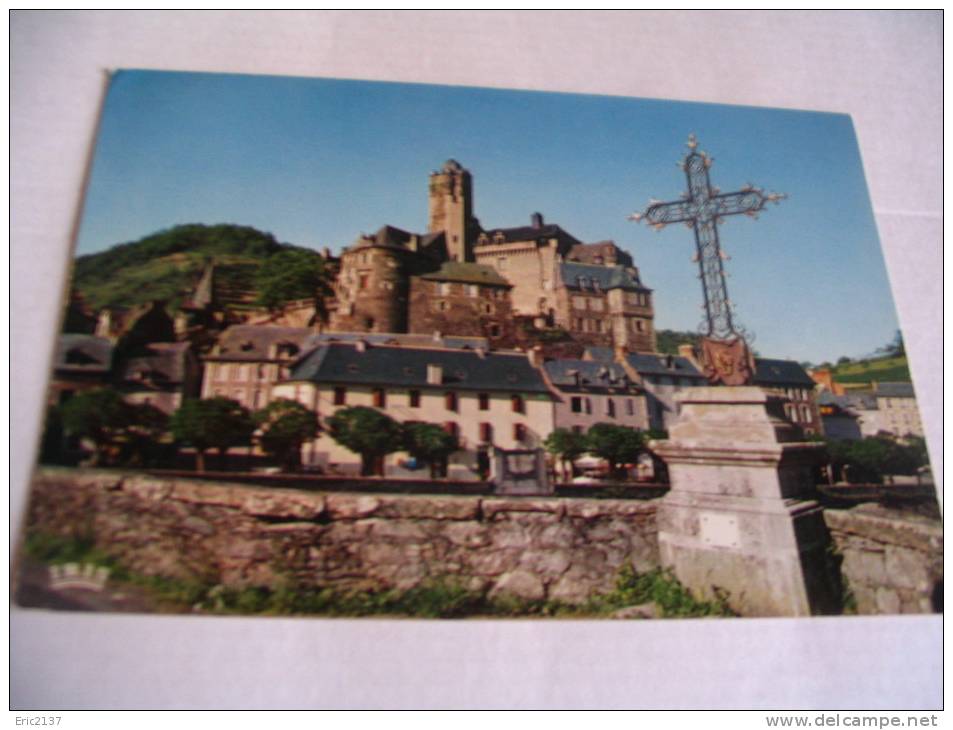 ESTAING....LE CHATEAU ET LA CROIX HISTORIQUE. - Autres & Non Classés