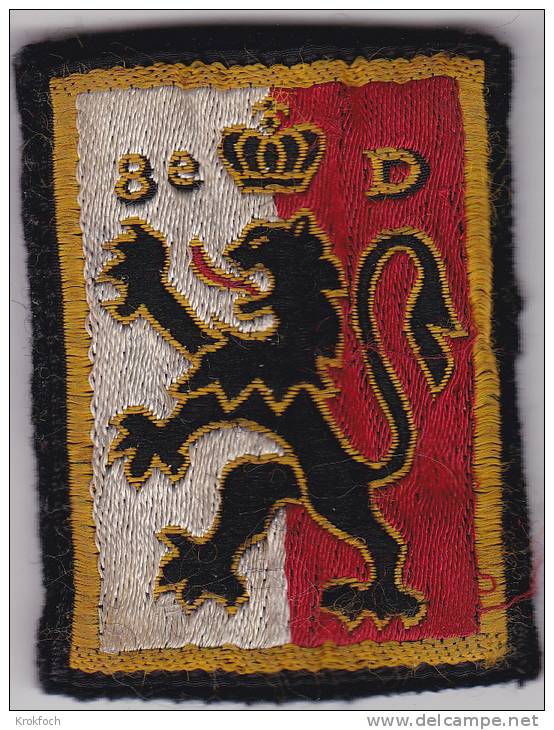 écusson 8ème D - Lion Couronné Avec Au Verso 4 Pattes De Fixation - Armée De Terre - Patches