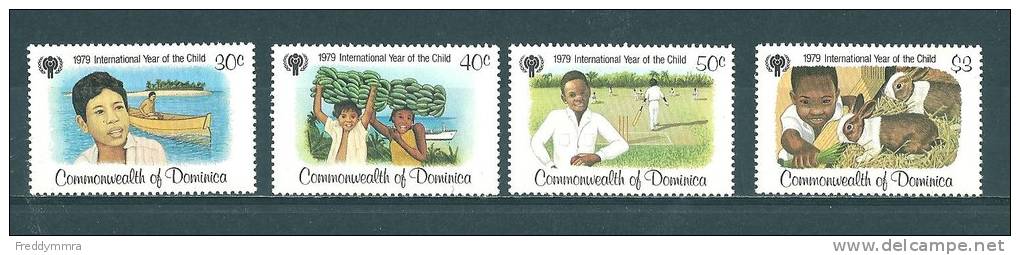 Dominique: 599/ 602 ** - Dominica (1978-...)