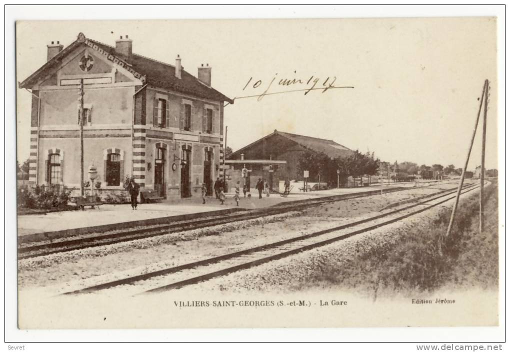 VILLIERS SAINT GEORGES. - La Gare - Villiers Saint Georges