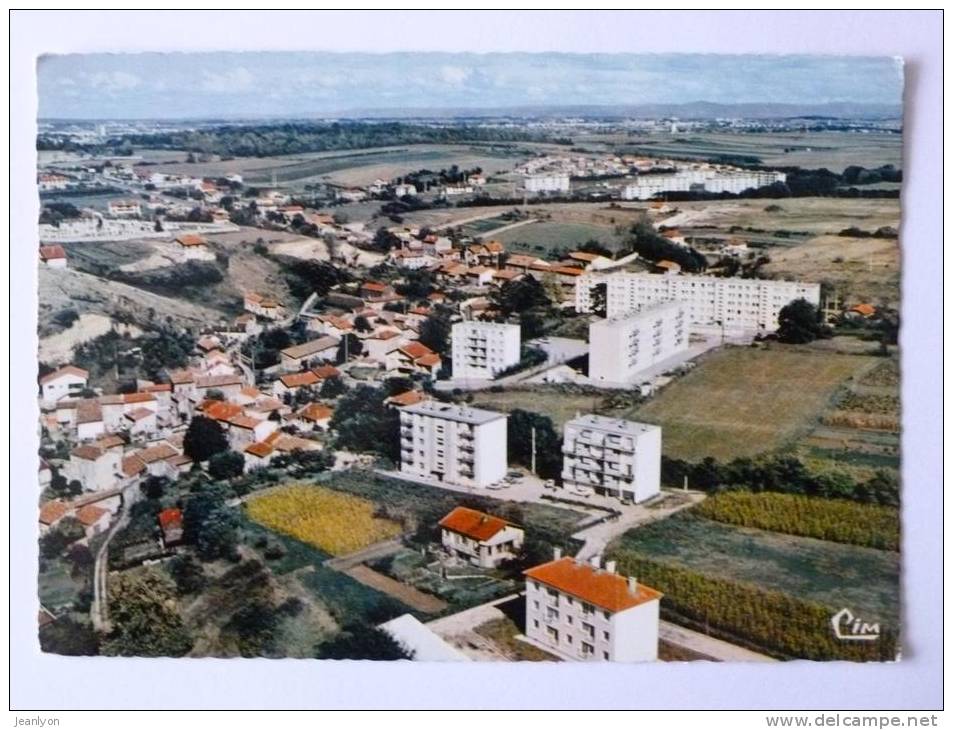 FEYZIN (69/Rhône , Ex 38 Isère) - Vue Des Nouveaux Quartiers, Au Fond, Cité Des Géraniums - Feyzin