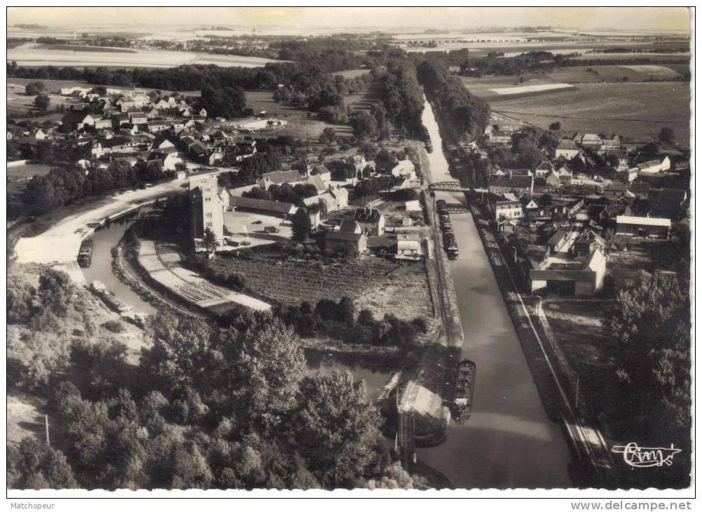 CPSM VENDHUILE -02- VUE AERIENNE - Autres & Non Classés