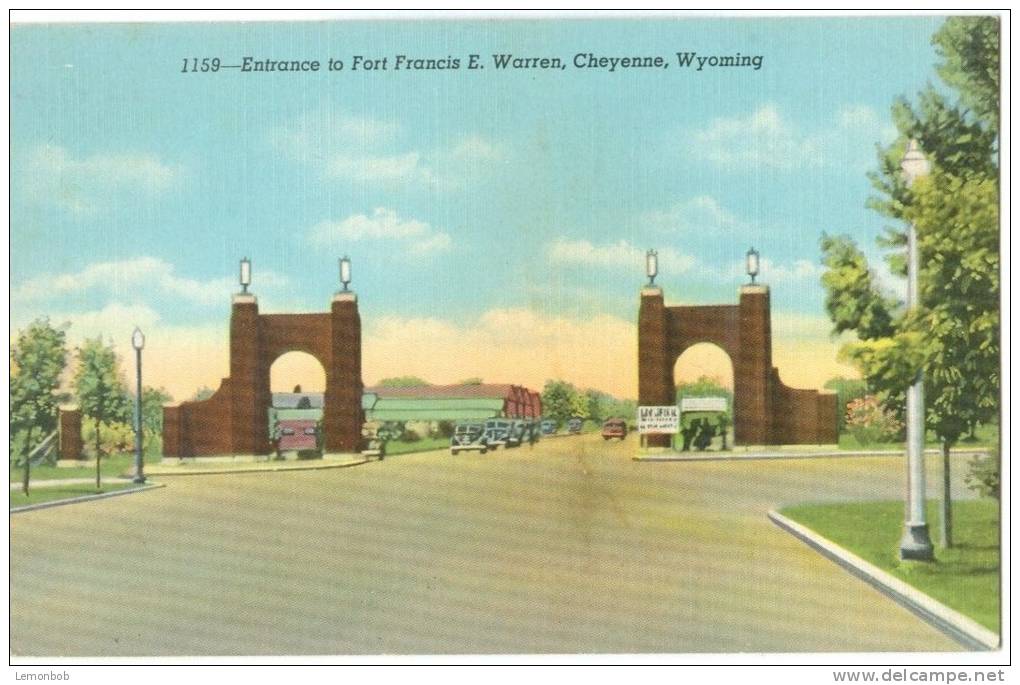 USA, Entrance To Fort Francis E. Warren, Cheyenne, Wyoming, 1930s-40s Unused Postcard [10232] - Cheyenne