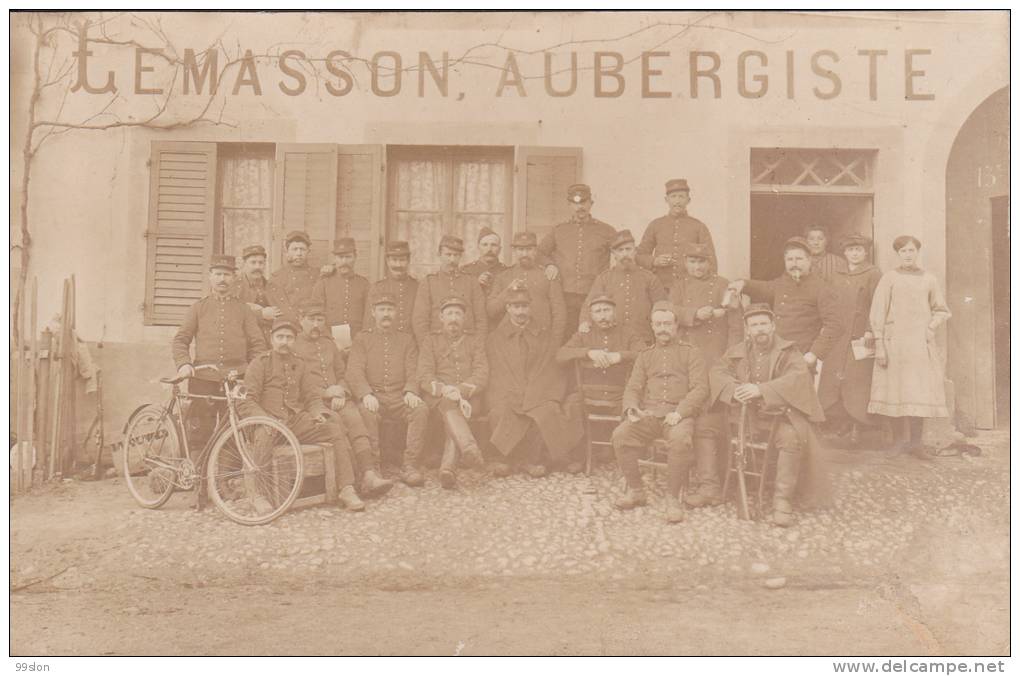 88 - BROUVELIEURES  - Groupe De Militaires Devant L´Auberge LEMASSON - Brouvelieures