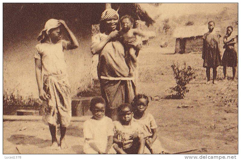 KWANGO / MISSION DES SOEURS DE L UNION / UNE FAMILLE CHRETIENNE A GINGUNGI - Congo Belge