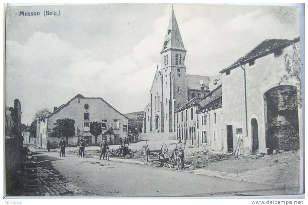 RARE Cp Musson Rue Du Village Eglise Velo Charrette Photo Schumacher N° 20 Ruines DEGA TS EGLISE Apres Bombardement - Musson