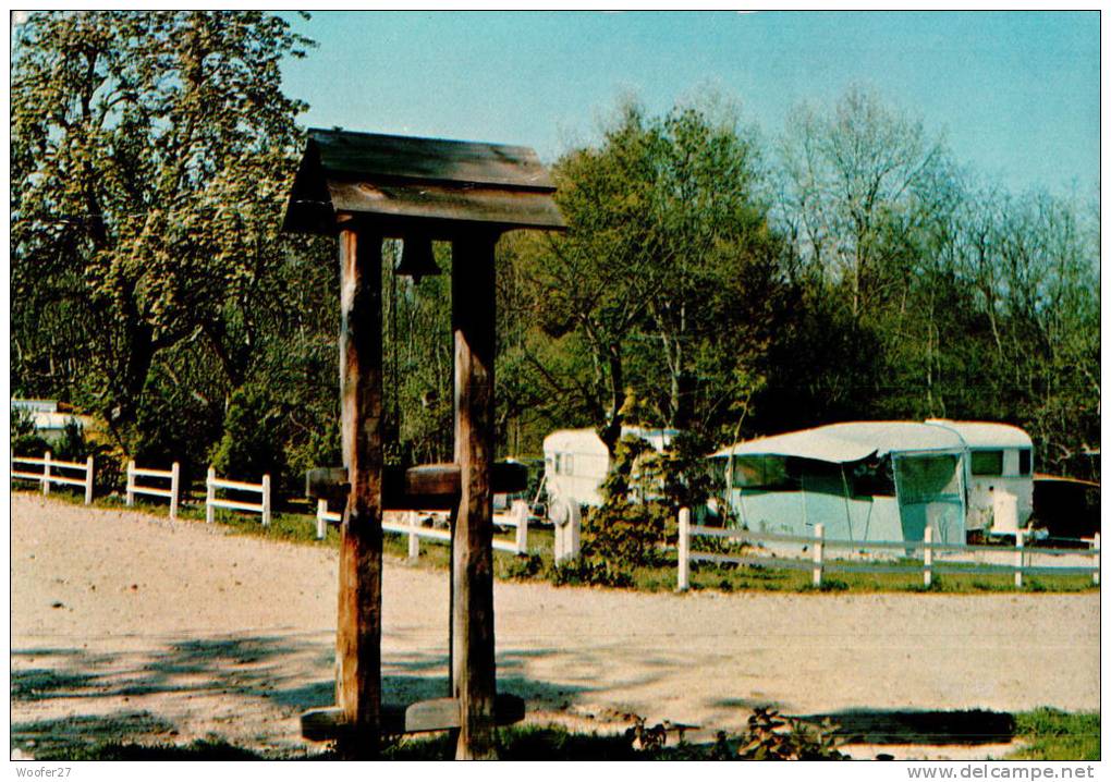 CPM   LE CHATELET EN BRIE    Caravaning Club, La Mussine - Le Chatelet En Brie