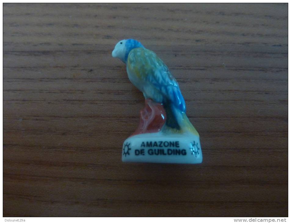 Fève "AMAZONE DE GUILDING" (oiseau) - Animaux