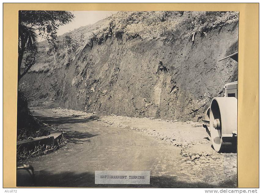 album  60 Photos : TAHITI - travaux des Ponts, Maisons, Collège, institut recherche,routes,bulldozer de 1949 à 1951 , ca