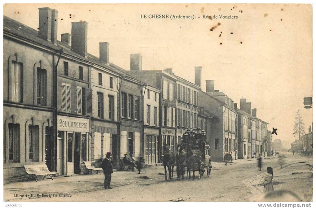 08 LE CHESNE  RUE DE VOUZIERS AVEC ATTELAGE - Le Chesne