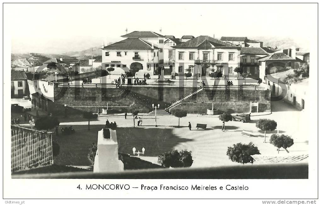 PORTUGAL - MONCORVO - PRAÇA FRANCISCO MEIRELES E CASTELO 1950 REAL PHOTO PC. - Bragança