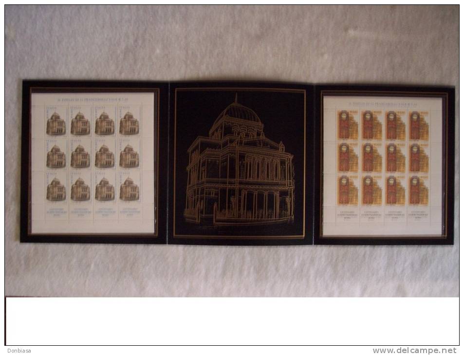 Rep. Italiana 2004: Centenario Tempio Maggiore - Roma. Folder Poste Italiane Con I 2 Minifogli Da 12 Francobolli Cad. - Paquetes De Presentación