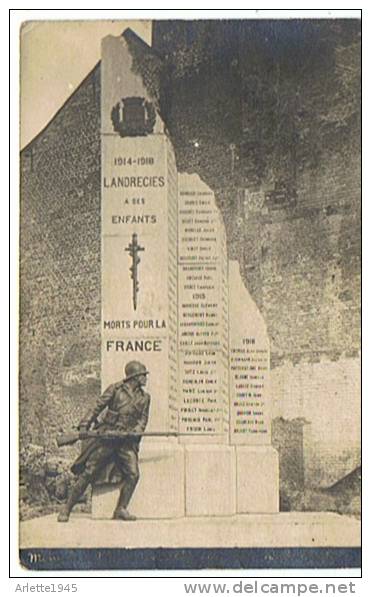 LANDRECIES  Le Monument Aux Morts - Landrecies