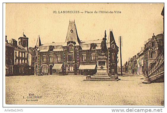 LANDRECIES  Place De L'Hôtel De Ville - Landrecies