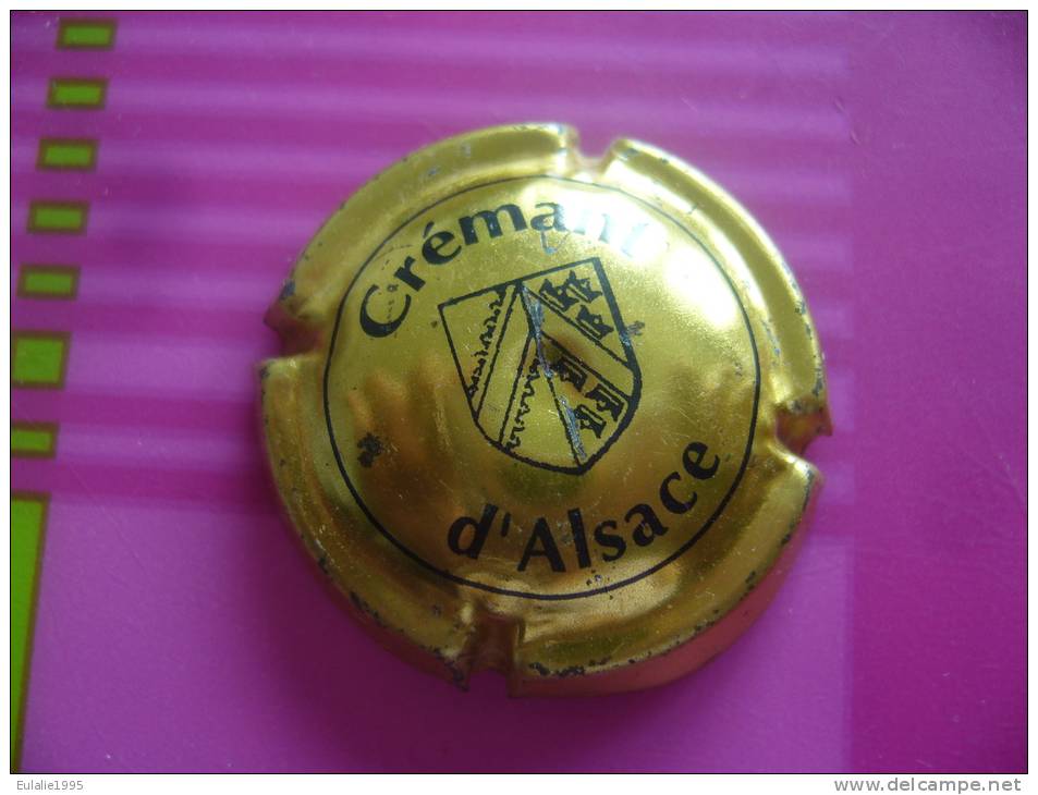 CAPSULE CAPS Mousseux : CREMANT D´ ALSACE Ecusson Or Noir Lettres Droites - Schaumwein - Sekt