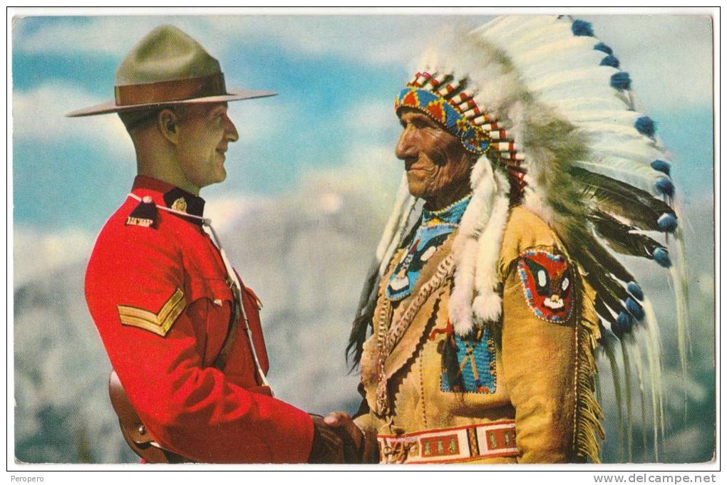 AK INDIANER   MOUNTIE AND INDIAN CHIEF OLD POSTCARD  1969 - Indianer