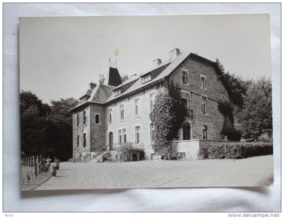 Assenois. Le Château. - Léglise