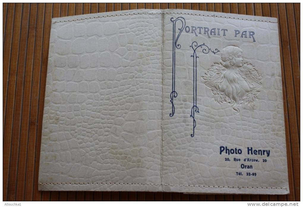 Superbe Pochette Photographique En Relief Gaufré: Pour Conserver Les Photos & Pelliculesphoto Henri Rue D'Arzew à Or - Zubehör & Material