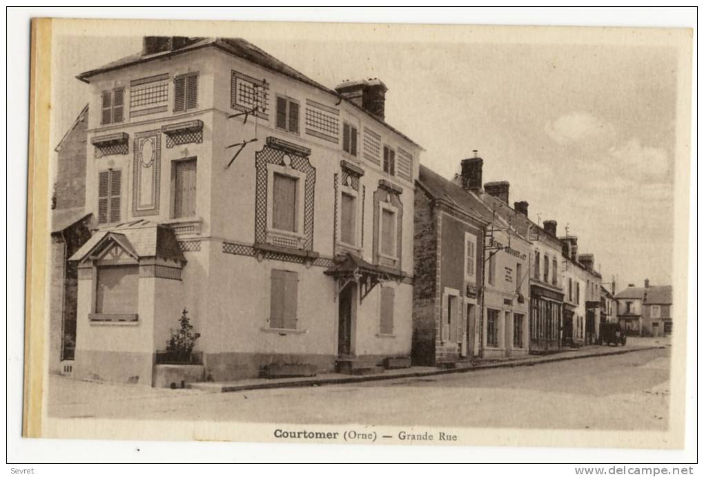 COURTOMER   - Grande Rue. - Courtomer