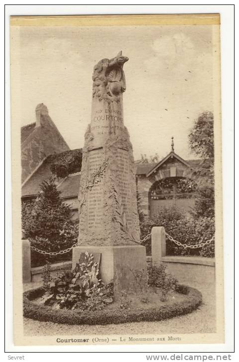 COURTOMER   -  Le Monument Aux Morts. - Courtomer