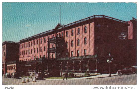 Hotel New Sherbrooke Vers 1950 - Québec - Non Circulée - Dépositaire P.E. Genest - Sherbrooke