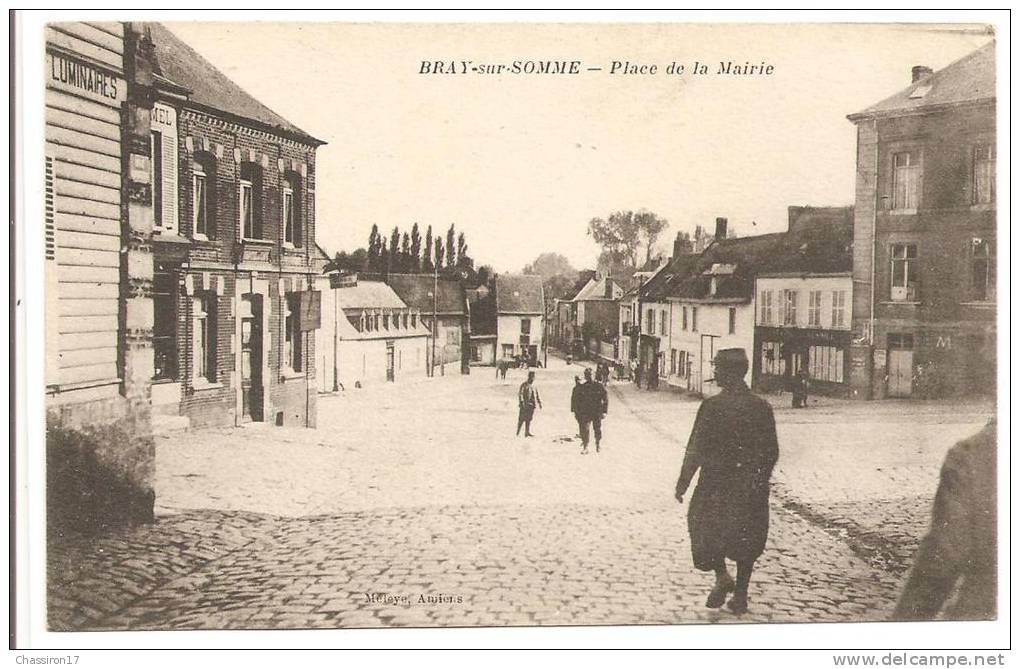 80 - BRAY-sur-SOMME  -  Place De La Mairie - Animation  Militaires - Bray Sur Somme