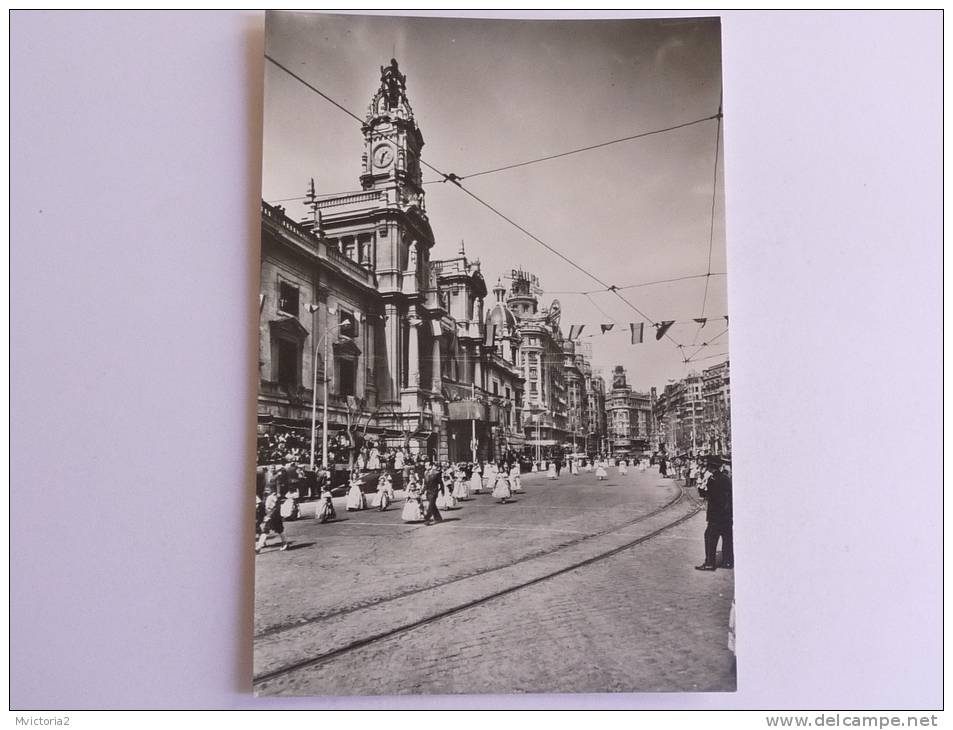 VALENCIA - Plaza Del Caudillo En Dia De Fallas - Valencia