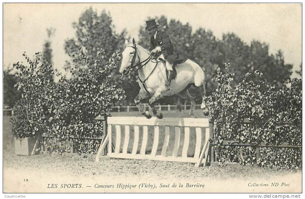 Concours Hippique De Vichy : Saut De La Barrière. Les Sports. 2 Scans. Dos Simple. Edition ND - Hippisme