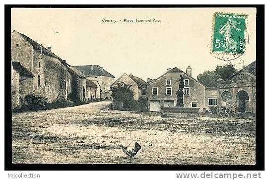 88 COUSSEY /       Place Jeanne D'Arc       / BELLE CARTE COULEUR - Coussey